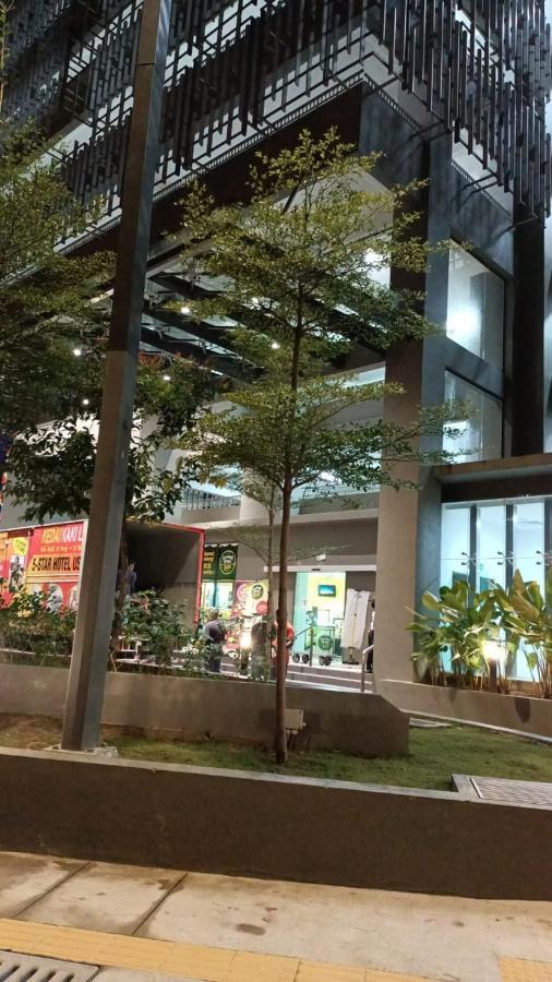 Legasi Kampung Baru Guest House By Rumahrehat Kuala Lumpur Eksteriør billede